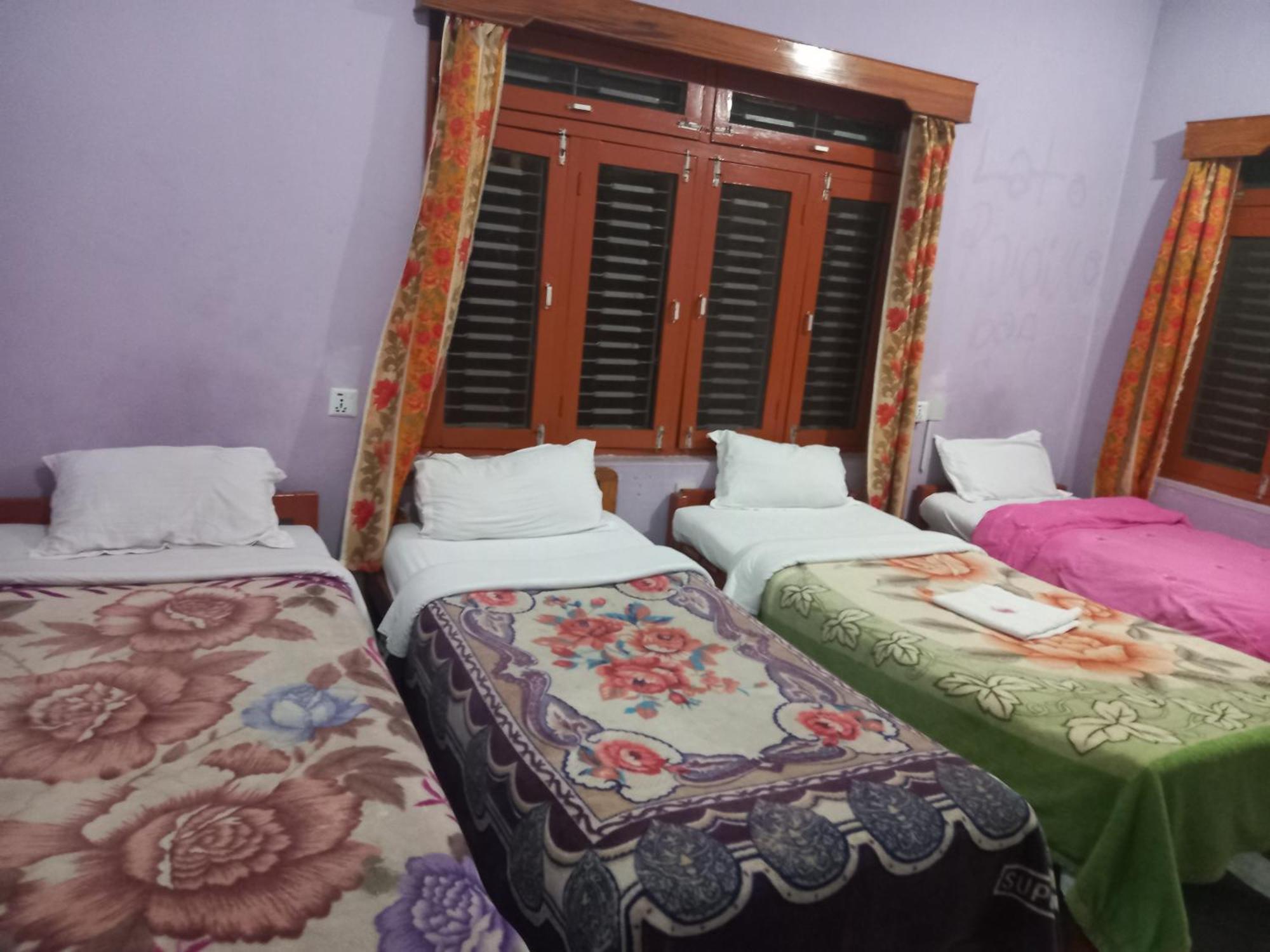 Galaxy Inn Guest House Pokhara Exterior foto