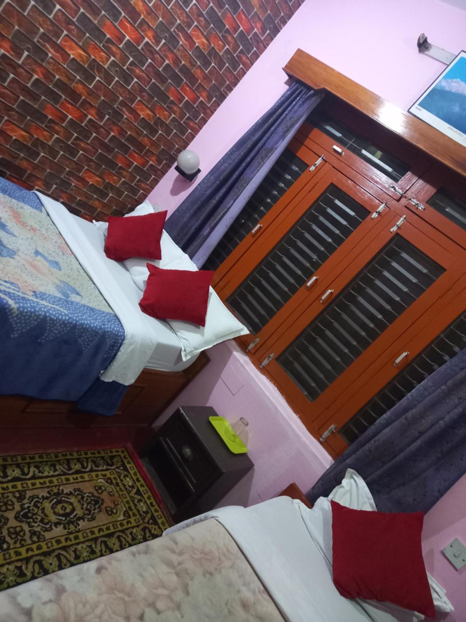 Galaxy Inn Guest House Pokhara Exterior foto