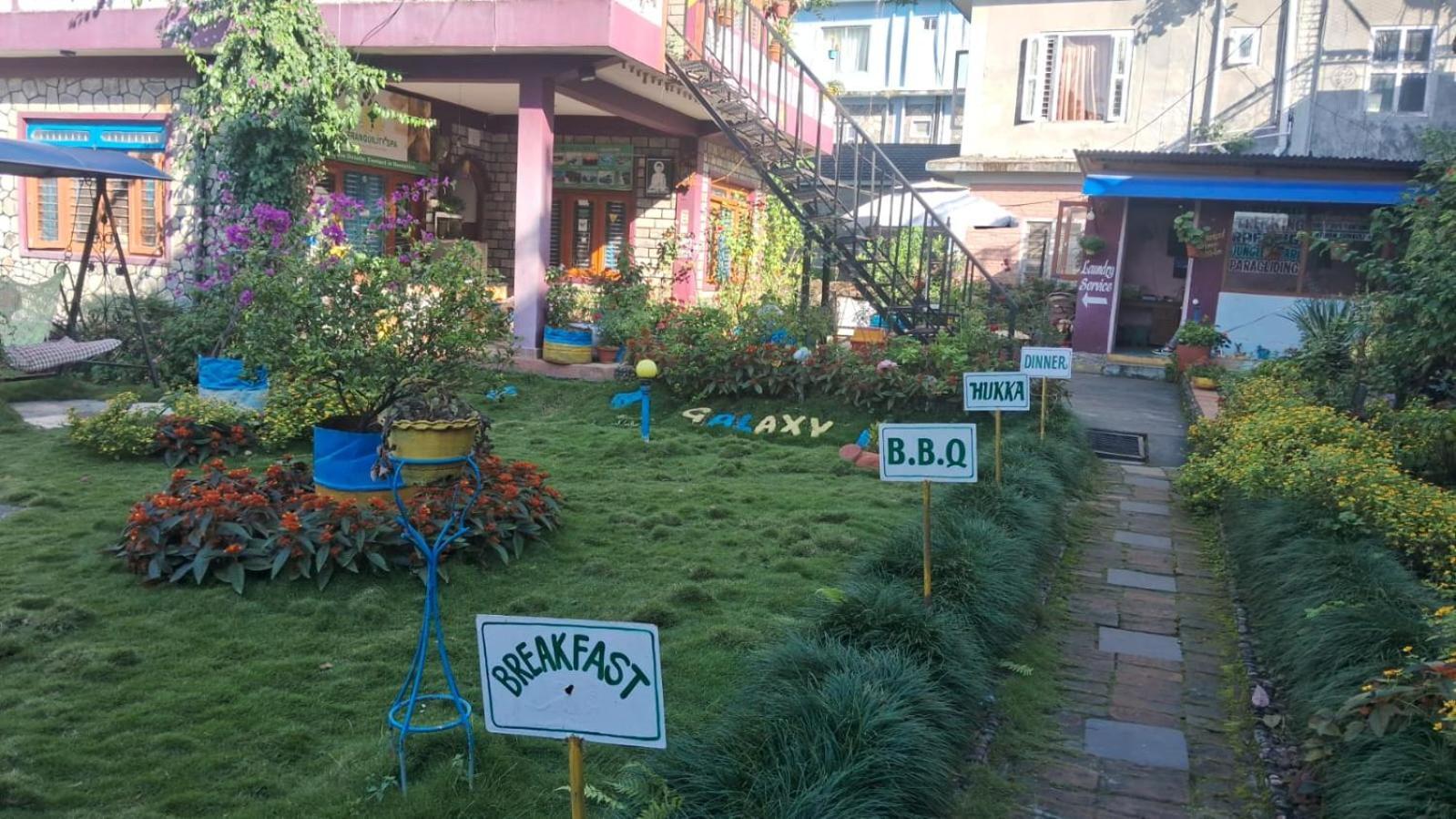 Galaxy Inn Guest House Pokhara Exterior foto